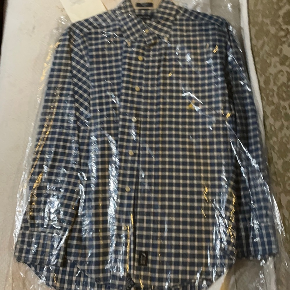 Nautica Long Sleeve Button Shirt 100% Cotton Size Medium.